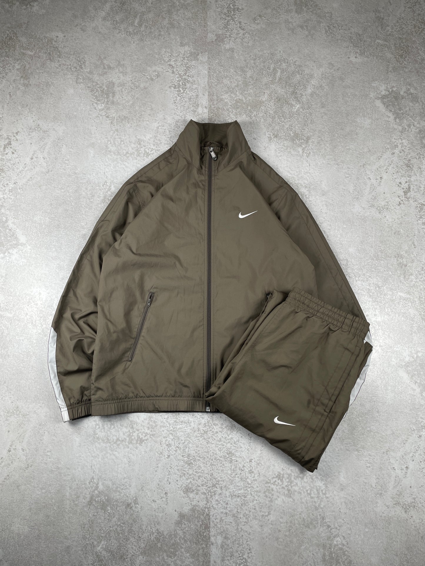 Nike Tracksuit (L)